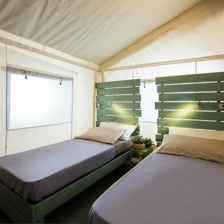 Campo de lujo Luxury Tent With A Bathroom And Kitchen, 11 Km From