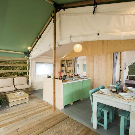 Luxury Tent With A Bathroom And Kitchen, 11 Km From * Poreč